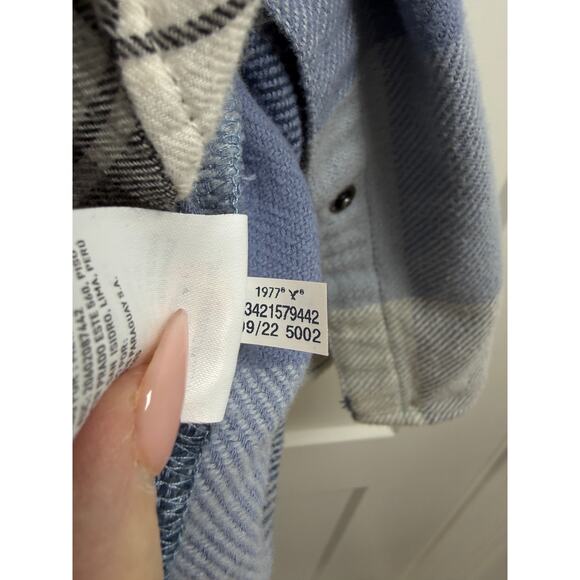 Lot of 3 Women’s American Eagle Flannel Button Down Shirts L Large - Picture 5 of 11